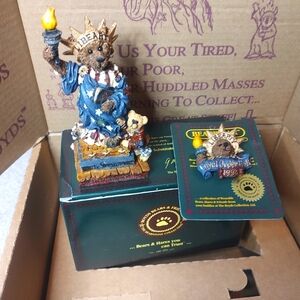 Statue of Liberty Boyd's Bear Statue and Pin!